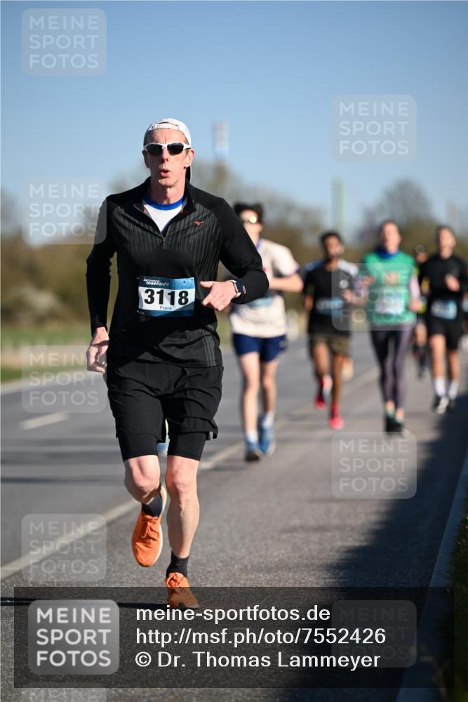 06.04.2025 - 44. Internationalen Wilhelmsburger Insellauf Dr. Thomas Lammeyer http://msf.ph/oto/7552426 06.04.2025 09:26:14 Laufen 3118 meine-sportfotos.de