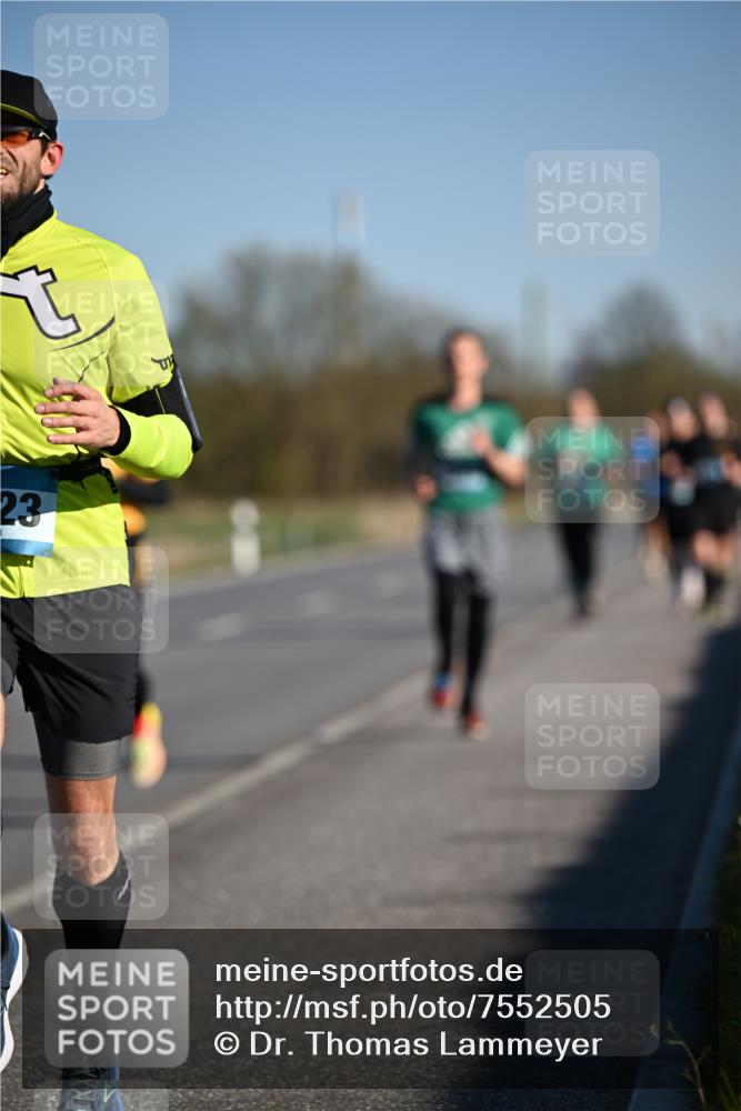 06.04.2025 - 44. Internationalen Wilhelmsburger Insellauf Dr. Thomas Lammeyer http://msf.ph/oto/7552505 06.04.2025 09:26:23 Laufen 23 meine-sportfotos.de