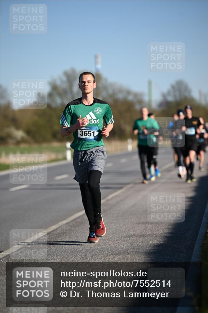 06.04.2025 - 44. Internationalen Wilhelmsburger Insellauf Dr. Thomas Lammeyer http://msf.ph/oto/7552514 06.04.2025 09:26:24 Laufen 3651 meine-sportfotos.de