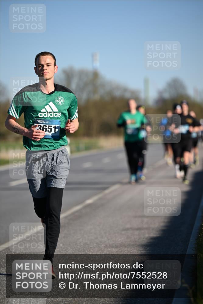 06.04.2025 - 44. Internationalen Wilhelmsburger Insellauf Dr. Thomas Lammeyer http://msf.ph/oto/7552528 06.04.2025 09:26:25 Laufen 3651 meine-sportfotos.de