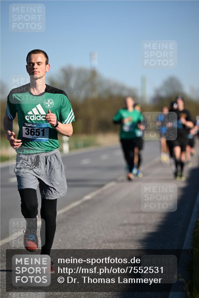 06.04.2025 - 44. Internationalen Wilhelmsburger Insellauf Dr. Thomas Lammeyer http://msf.ph/oto/7552531 06.04.2025 09:26:26 Laufen 3651 meine-sportfotos.de