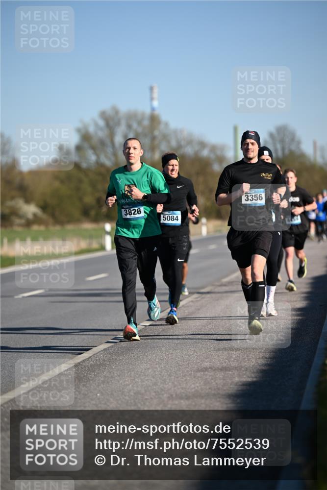 06.04.2025 - 44. Internationalen Wilhelmsburger Insellauf Dr. Thomas Lammeyer http://msf.ph/oto/7552539 06.04.2025 09:26:28 Laufen 3826, 5084, 3356 meine-sportfotos.de