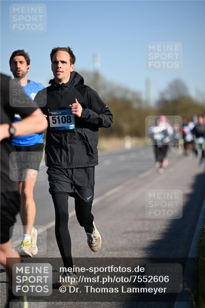 06.04.2025 - 44. Internationalen Wilhelmsburger Insellauf Dr. Thomas Lammeyer http://msf.ph/oto/7552606 06.04.2025 09:26:34 Laufen 5108 meine-sportfotos.de