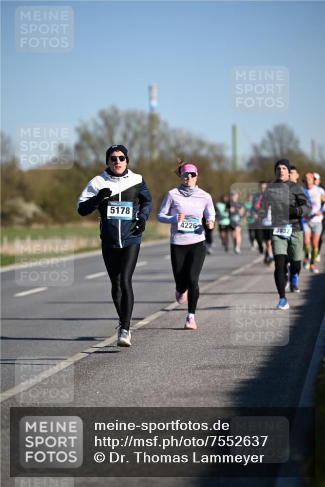 06.04.2025 - 44. Internationalen Wilhelmsburger Insellauf Dr. Thomas Lammeyer http://msf.ph/oto/7552637 06.04.2025 09:26:40 Laufen 5178, 4226, 3832 meine-sportfotos.de