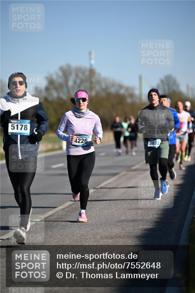 06.04.2025 - 44. Internationalen Wilhelmsburger Insellauf Dr. Thomas Lammeyer http://msf.ph/oto/7552648 06.04.2025 09:26:42 Laufen 5178, 4226, 3832 meine-sportfotos.de