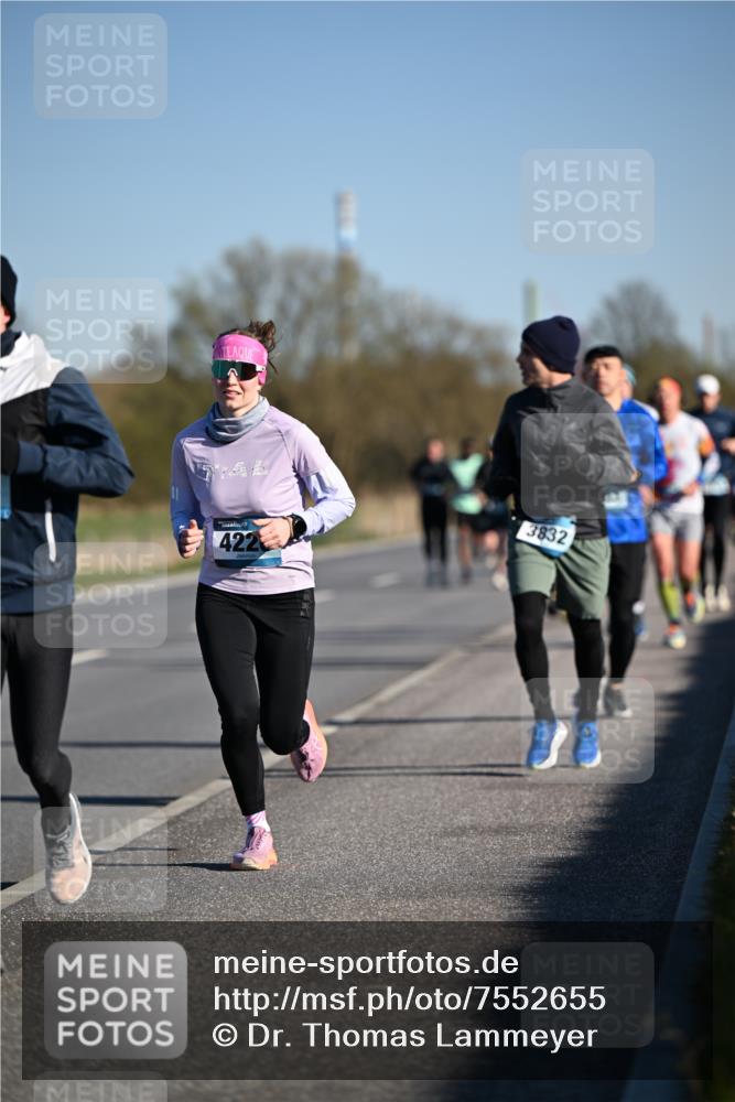 06.04.2025 - 44. Internationalen Wilhelmsburger Insellauf Dr. Thomas Lammeyer http://msf.ph/oto/7552655 06.04.2025 09:26:42 Laufen 422, 3832 meine-sportfotos.de