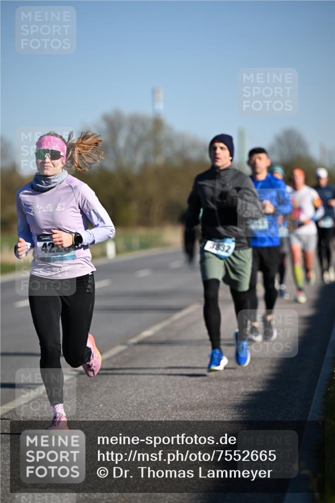 06.04.2025 - 44. Internationalen Wilhelmsburger Insellauf Dr. Thomas Lammeyer http://msf.ph/oto/7552665 06.04.2025 09:26:43 Laufen 422, 3832 meine-sportfotos.de