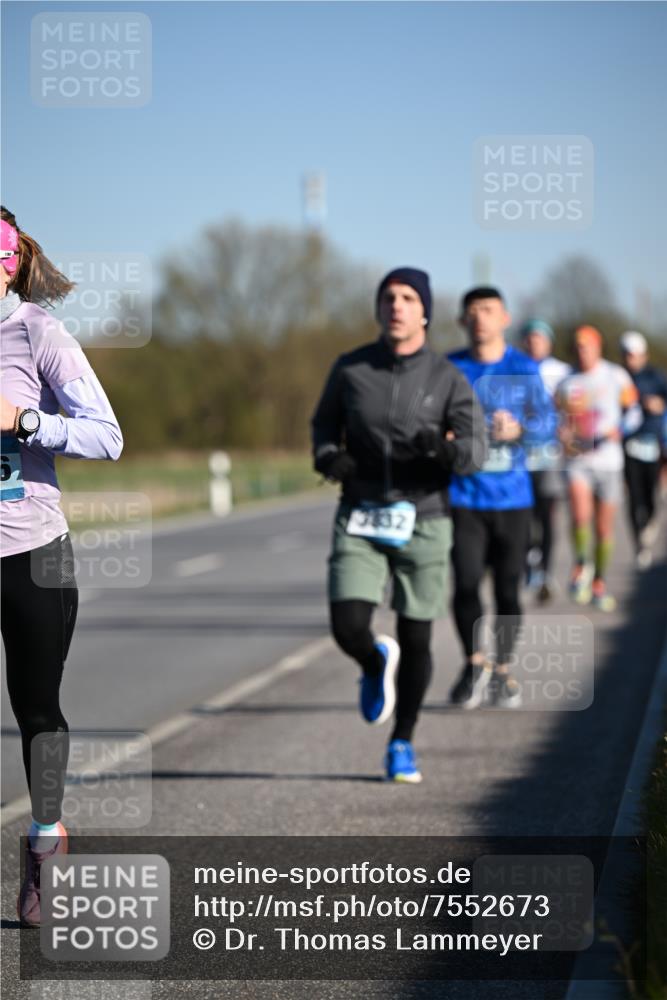 06.04.2025 - 44. Internationalen Wilhelmsburger Insellauf Dr. Thomas Lammeyer http://msf.ph/oto/7552673 06.04.2025 09:26:43 Laufen 3132 meine-sportfotos.de