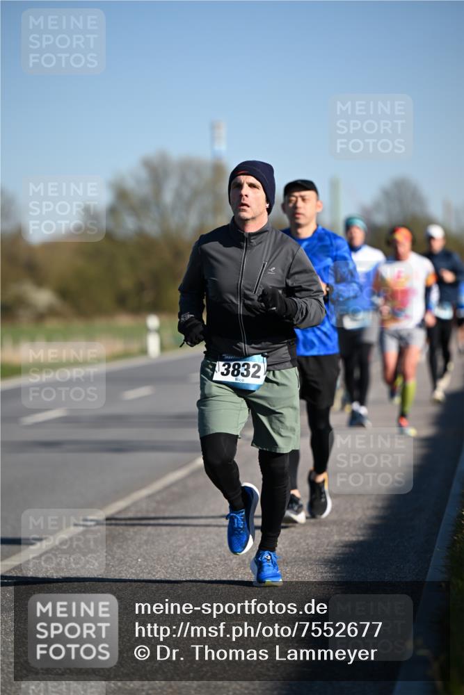 06.04.2025 - 44. Internationalen Wilhelmsburger Insellauf Dr. Thomas Lammeyer http://msf.ph/oto/7552677 06.04.2025 09:26:44 Laufen 3832 meine-sportfotos.de