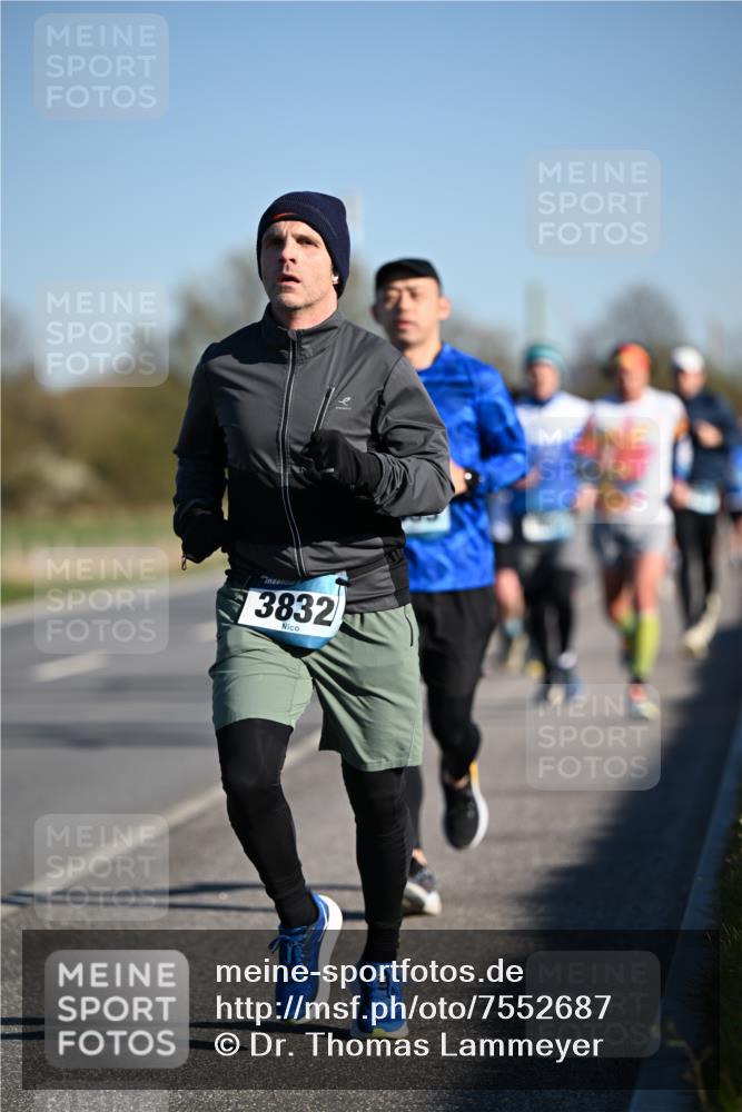 06.04.2025 - 44. Internationalen Wilhelmsburger Insellauf Dr. Thomas Lammeyer http://msf.ph/oto/7552687 06.04.2025 09:26:45 Laufen 3832 meine-sportfotos.de