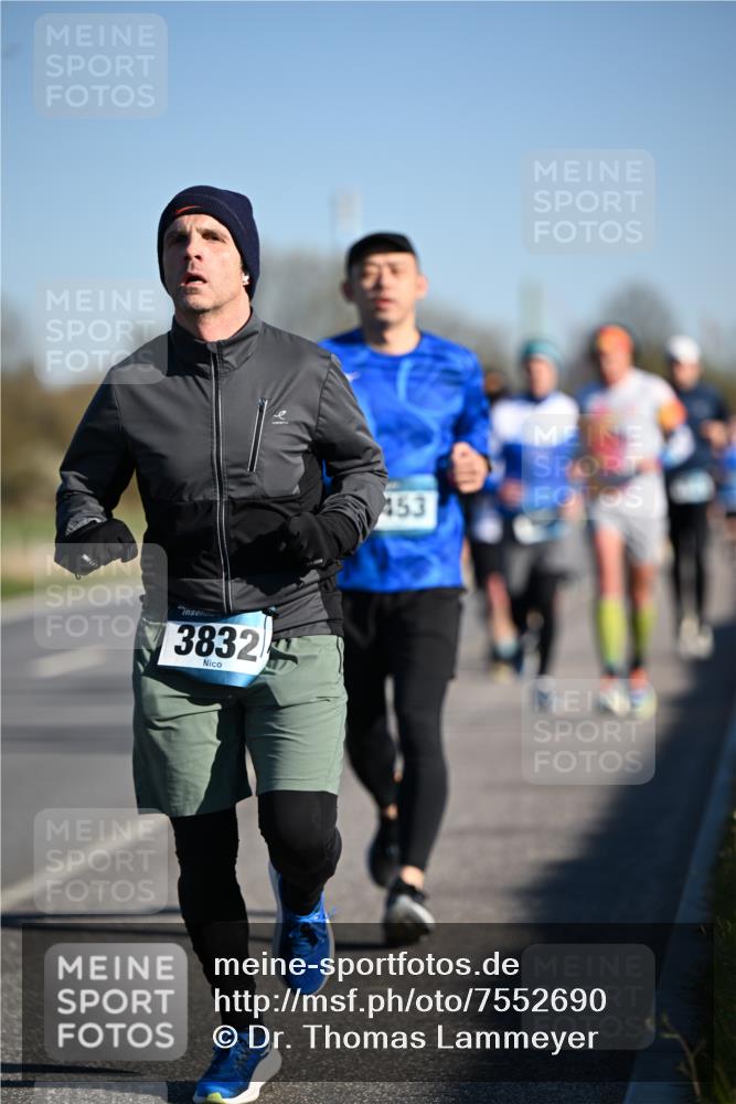 06.04.2025 - 44. Internationalen Wilhelmsburger Insellauf Dr. Thomas Lammeyer http://msf.ph/oto/7552690 06.04.2025 09:26:45 Laufen 3832, 453 meine-sportfotos.de