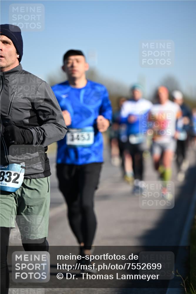 06.04.2025 - 44. Internationalen Wilhelmsburger Insellauf Dr. Thomas Lammeyer http://msf.ph/oto/7552699 06.04.2025 09:26:45 Laufen 832, 3453 meine-sportfotos.de