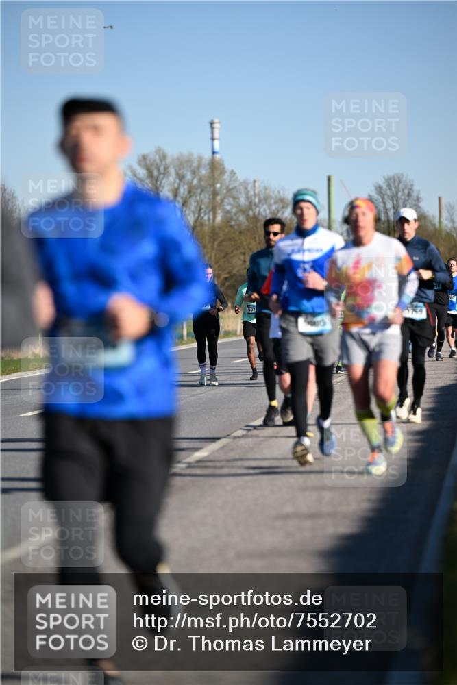 06.04.2025 - 44. Internationalen Wilhelmsburger Insellauf Dr. Thomas Lammeyer http://msf.ph/oto/7552702 06.04.2025 09:26:46 Laufen 502, 29 meine-sportfotos.de