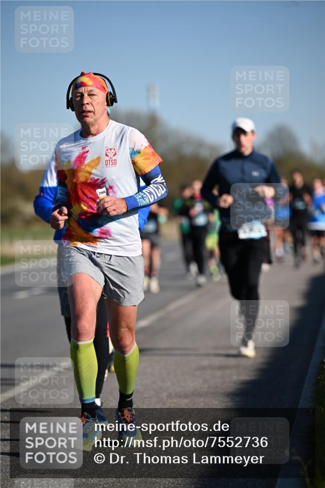 06.04.2025 - 44. Internationalen Wilhelmsburger Insellauf Dr. Thomas Lammeyer http://msf.ph/oto/7552736 06.04.2025 09:26:49 Laufen 226 meine-sportfotos.de