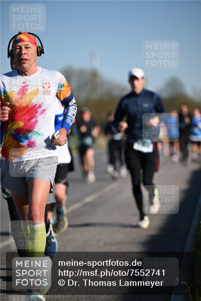 06.04.2025 - 44. Internationalen Wilhelmsburger Insellauf Dr. Thomas Lammeyer http://msf.ph/oto/7552741 06.04.2025 09:26:49 Laufen  meine-sportfotos.de