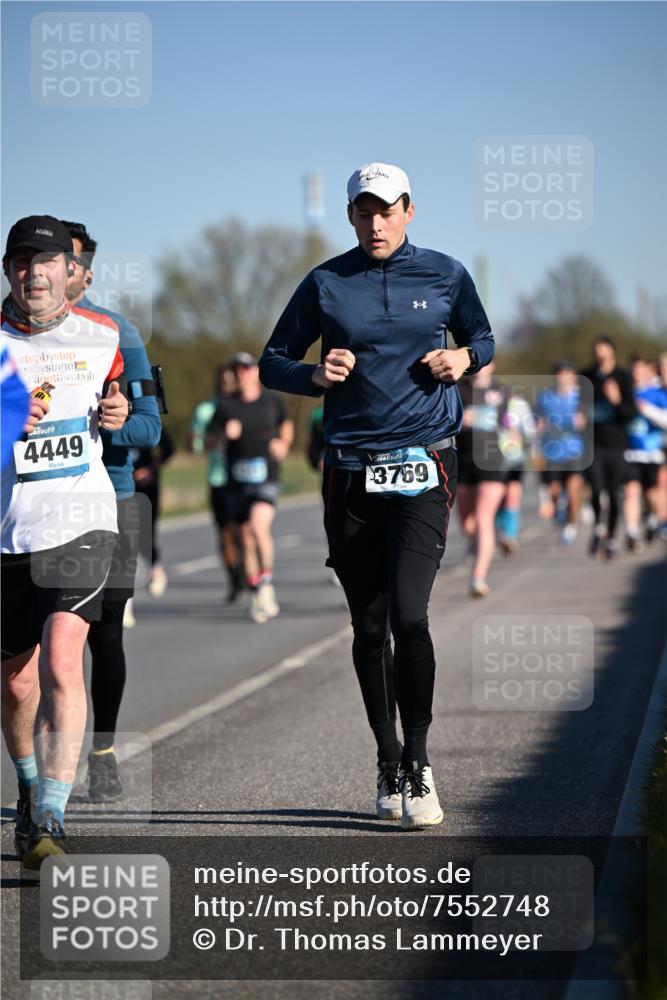 06.04.2025 - 44. Internationalen Wilhelmsburger Insellauf Dr. Thomas Lammeyer http://msf.ph/oto/7552748 06.04.2025 09:26:50 Laufen 4449, 3769 meine-sportfotos.de