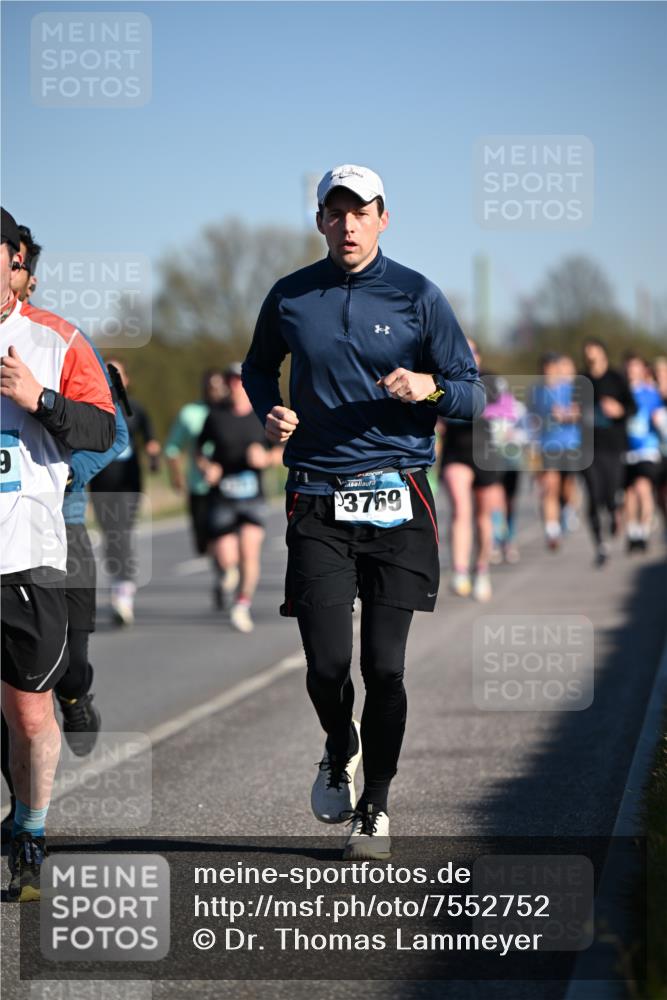 06.04.2025 - 44. Internationalen Wilhelmsburger Insellauf Dr. Thomas Lammeyer http://msf.ph/oto/7552752 06.04.2025 09:26:50 Laufen 9, 3769 meine-sportfotos.de