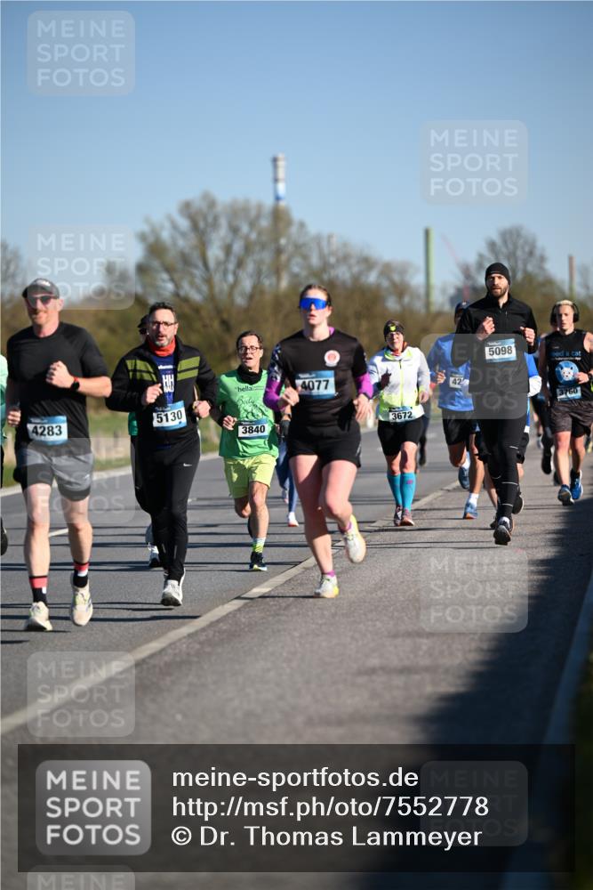 06.04.2025 - 44. Internationalen Wilhelmsburger Insellauf Dr. Thomas Lammeyer http://msf.ph/oto/7552778 06.04.2025 09:26:53 Laufen 4077, 3672, 4283, 5130, 3840, 42, 5098, 3760 meine-sportfotos.de