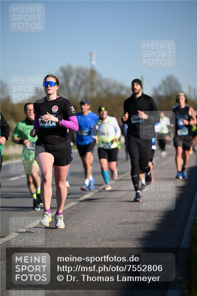 06.04.2025 - 44. Internationalen Wilhelmsburger Insellauf Dr. Thomas Lammeyer http://msf.ph/oto/7552806 06.04.2025 09:26:55 Laufen  meine-sportfotos.de