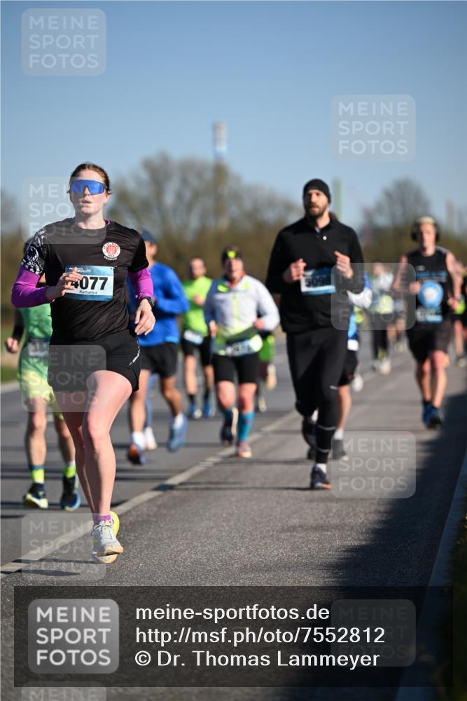 06.04.2025 - 44. Internationalen Wilhelmsburger Insellauf Dr. Thomas Lammeyer http://msf.ph/oto/7552812 06.04.2025 09:26:55 Laufen 4077, 3098 meine-sportfotos.de