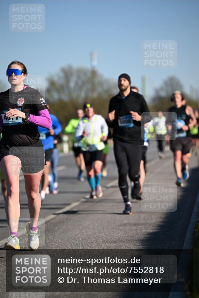 06.04.2025 - 44. Internationalen Wilhelmsburger Insellauf Dr. Thomas Lammeyer http://msf.ph/oto/7552818 06.04.2025 09:26:55 Laufen  meine-sportfotos.de
