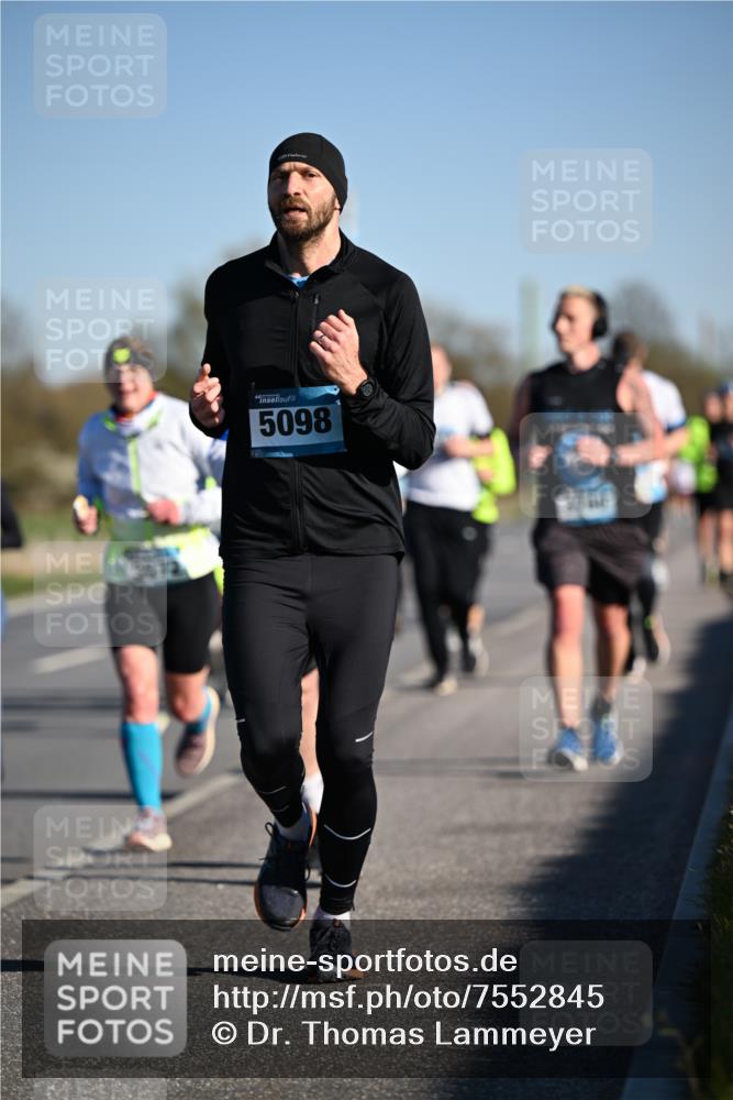 06.04.2025 - 44. Internationalen Wilhelmsburger Insellauf Dr. Thomas Lammeyer http://msf.ph/oto/7552845 06.04.2025 09:26:57 Laufen 5098 meine-sportfotos.de