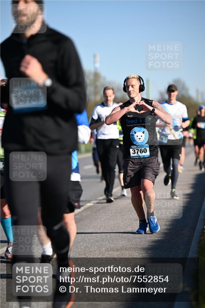 06.04.2025 - 44. Internationalen Wilhelmsburger Insellauf Dr. Thomas Lammeyer http://msf.ph/oto/7552854 06.04.2025 09:26:58 Laufen 50908, 3760 meine-sportfotos.de