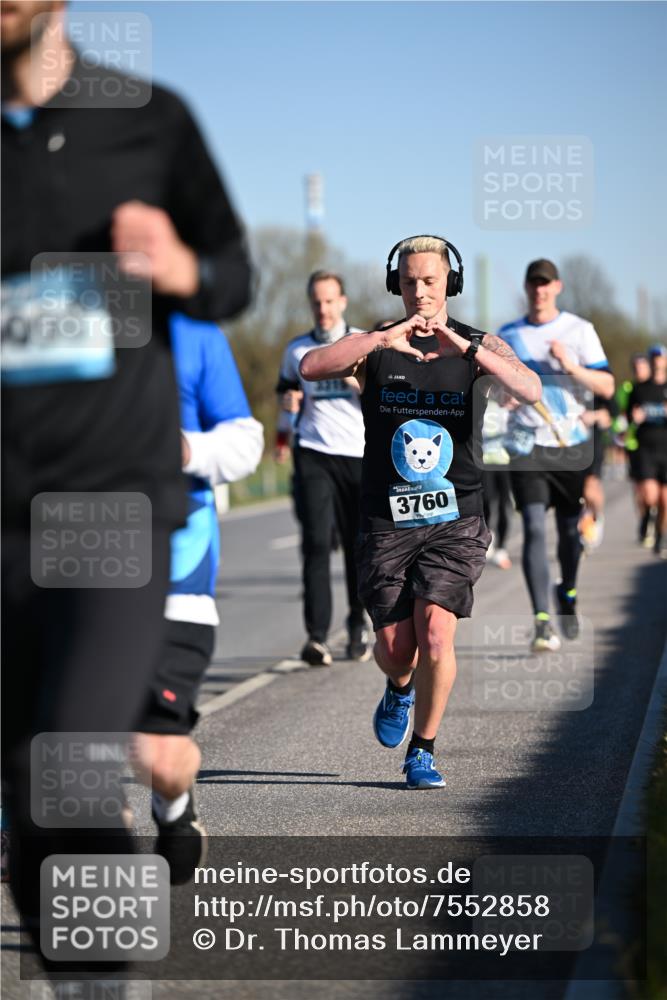 06.04.2025 - 44. Internationalen Wilhelmsburger Insellauf Dr. Thomas Lammeyer http://msf.ph/oto/7552858 06.04.2025 09:26:59 Laufen 3760 meine-sportfotos.de