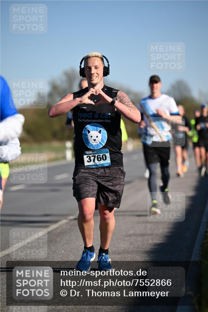 06.04.2025 - 44. Internationalen Wilhelmsburger Insellauf Dr. Thomas Lammeyer http://msf.ph/oto/7552866 06.04.2025 09:26:59 Laufen 3760 meine-sportfotos.de