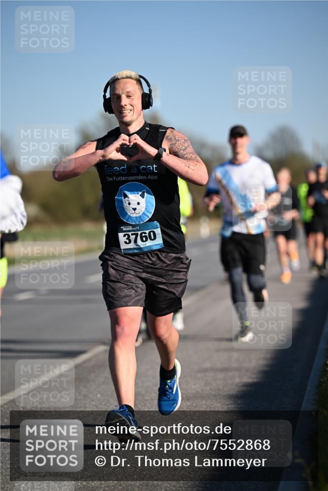 06.04.2025 - 44. Internationalen Wilhelmsburger Insellauf Dr. Thomas Lammeyer http://msf.ph/oto/7552868 06.04.2025 09:26:59 Laufen 3760 meine-sportfotos.de