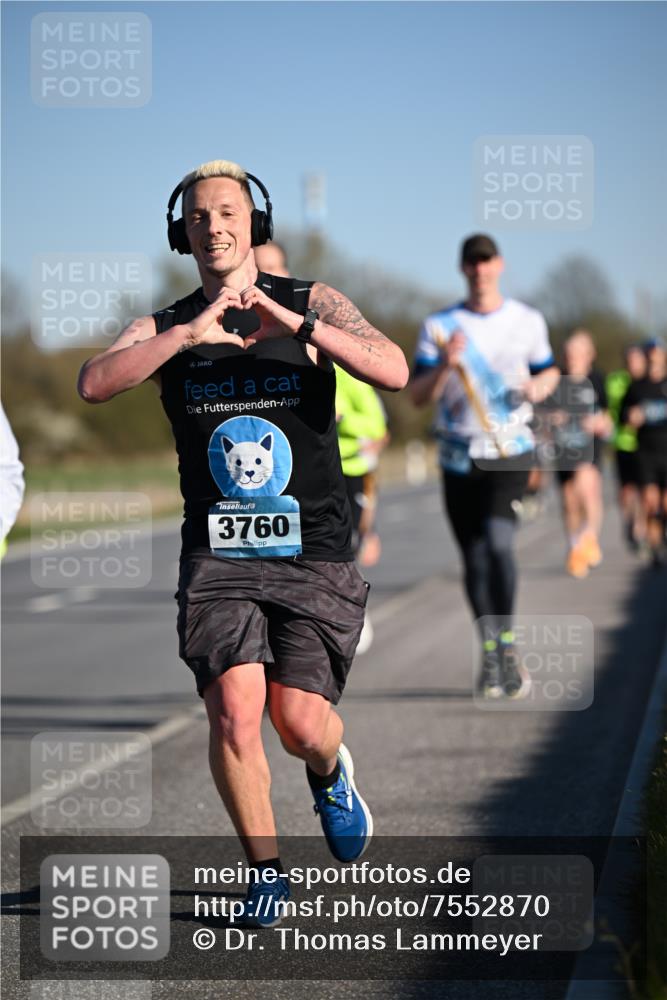 06.04.2025 - 44. Internationalen Wilhelmsburger Insellauf Dr. Thomas Lammeyer http://msf.ph/oto/7552870 06.04.2025 09:27:00 Laufen 3760 meine-sportfotos.de