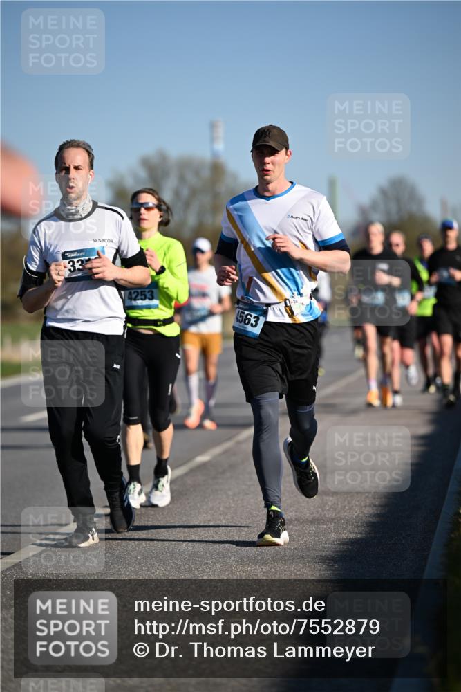 06.04.2025 - 44. Internationalen Wilhelmsburger Insellauf Dr. Thomas Lammeyer http://msf.ph/oto/7552879 06.04.2025 09:27:01 Laufen 33, 4253, 4563 meine-sportfotos.de