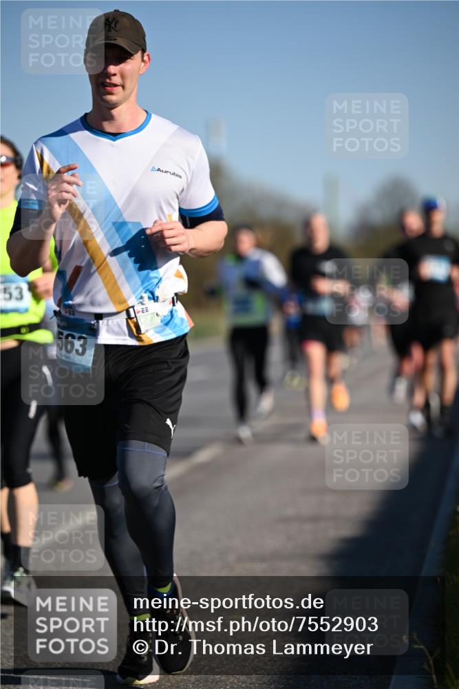 06.04.2025 - 44. Internationalen Wilhelmsburger Insellauf Dr. Thomas Lammeyer http://msf.ph/oto/7552903 06.04.2025 09:27:03 Laufen 53, 563 meine-sportfotos.de