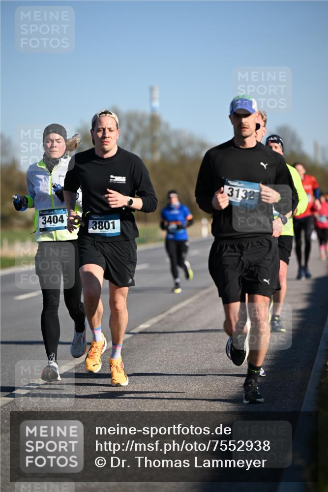 06.04.2025 - 44. Internationalen Wilhelmsburger Insellauf Dr. Thomas Lammeyer http://msf.ph/oto/7552938 06.04.2025 09:27:05 Laufen 3404, 3801, 3132 meine-sportfotos.de