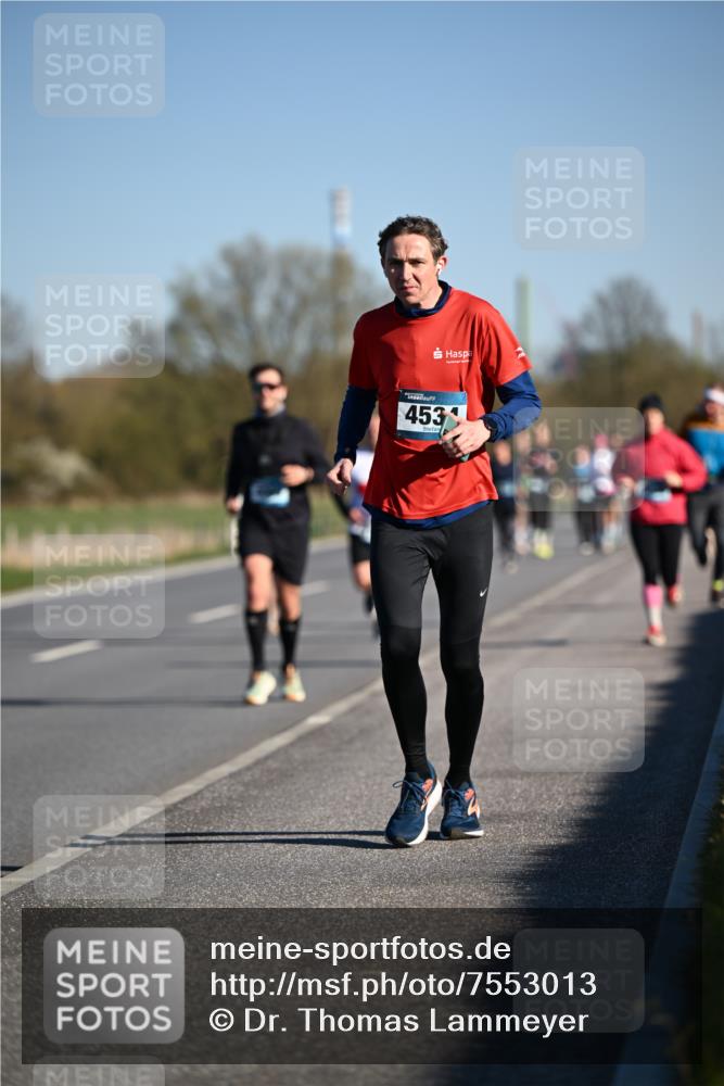 06.04.2025 - 44. Internationalen Wilhelmsburger Insellauf Dr. Thomas Lammeyer http://msf.ph/oto/7553013 06.04.2025 09:27:12 Laufen 453 meine-sportfotos.de