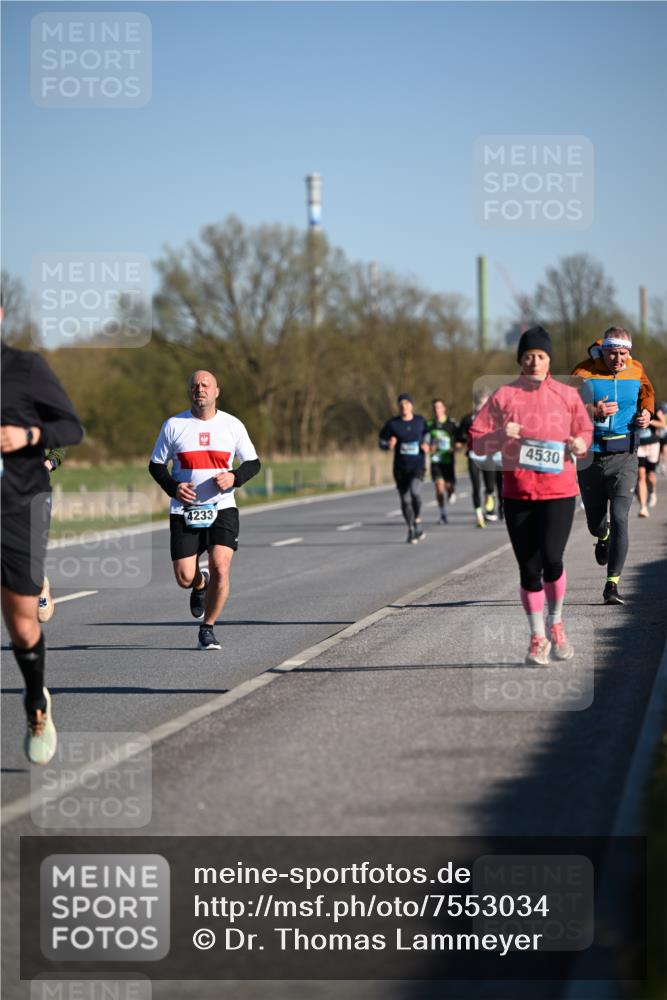 06.04.2025 - 44. Internationalen Wilhelmsburger Insellauf Dr. Thomas Lammeyer http://msf.ph/oto/7553034 06.04.2025 09:27:15 Laufen 4233, 4530 meine-sportfotos.de