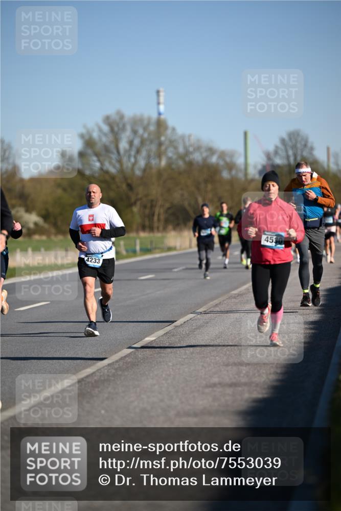 06.04.2025 - 44. Internationalen Wilhelmsburger Insellauf Dr. Thomas Lammeyer http://msf.ph/oto/7553039 06.04.2025 09:27:15 Laufen 4233, 453, 46 meine-sportfotos.de