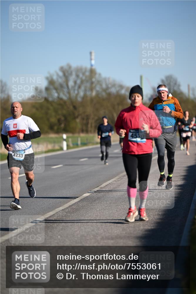 06.04.2025 - 44. Internationalen Wilhelmsburger Insellauf Dr. Thomas Lammeyer http://msf.ph/oto/7553061 06.04.2025 09:27:16 Laufen 4233, 4530, 16 meine-sportfotos.de
