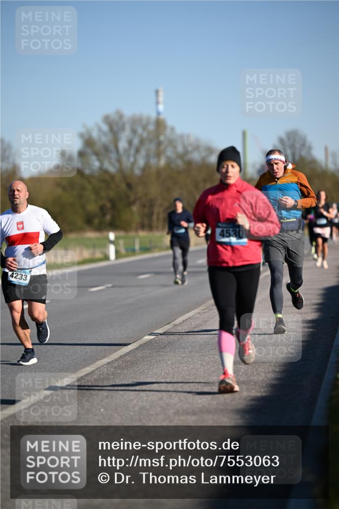 06.04.2025 - 44. Internationalen Wilhelmsburger Insellauf Dr. Thomas Lammeyer http://msf.ph/oto/7553063 06.04.2025 09:27:16 Laufen 4233, 4530 meine-sportfotos.de