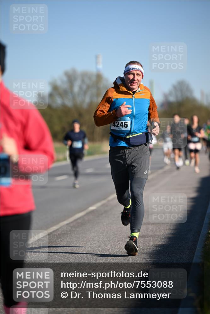 06.04.2025 - 44. Internationalen Wilhelmsburger Insellauf Dr. Thomas Lammeyer http://msf.ph/oto/7553088 06.04.2025 09:27:19 Laufen 4246 meine-sportfotos.de