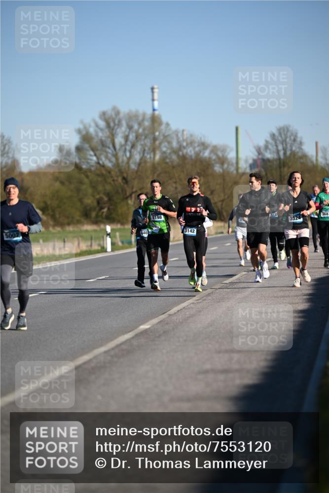 06.04.2025 - 44. Internationalen Wilhelmsburger Insellauf Dr. Thomas Lammeyer http://msf.ph/oto/7553120 06.04.2025 09:27:22 Laufen 5002, 446, 5198, 3142, 78, 368, 3324 meine-sportfotos.de