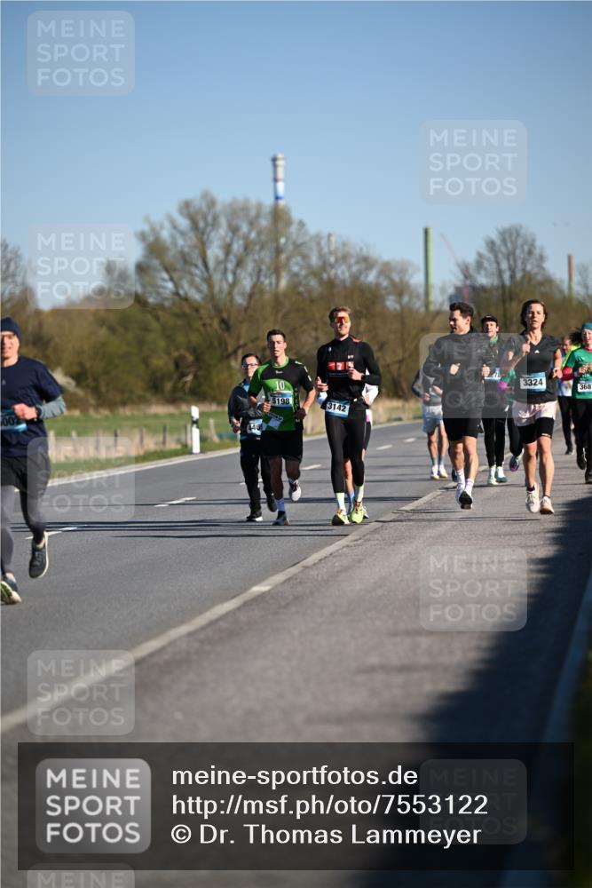 06.04.2025 - 44. Internationalen Wilhelmsburger Insellauf Dr. Thomas Lammeyer http://msf.ph/oto/7553122 06.04.2025 09:27:22 Laufen 002, 440, 10, 5198, 3142, 3324, 368 meine-sportfotos.de