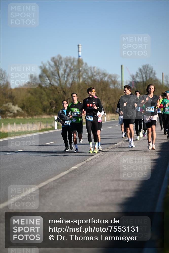 06.04.2025 - 44. Internationalen Wilhelmsburger Insellauf Dr. Thomas Lammeyer http://msf.ph/oto/7553131 06.04.2025 09:27:23 Laufen 4465, 10, 5198, 3142, 3324, 368 meine-sportfotos.de
