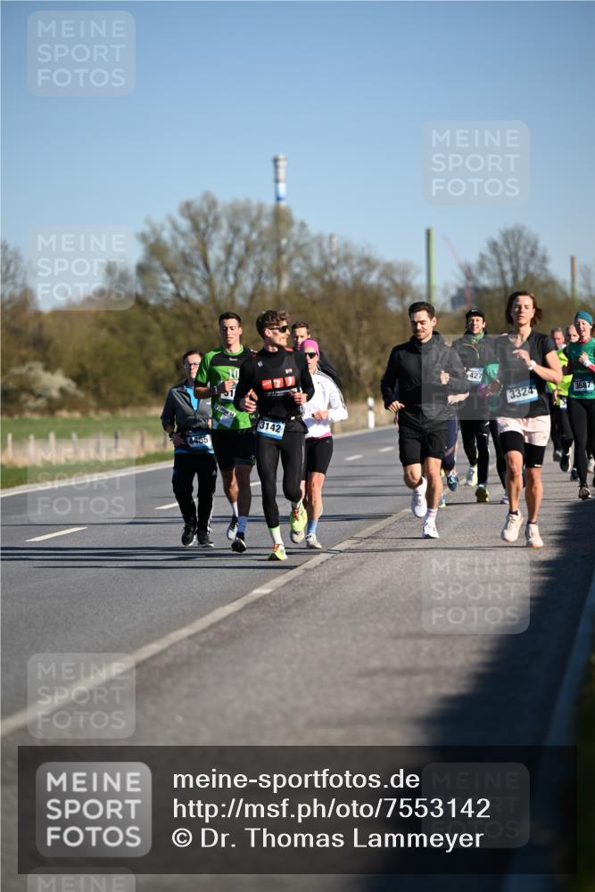 06.04.2025 - 44. Internationalen Wilhelmsburger Insellauf Dr. Thomas Lammeyer http://msf.ph/oto/7553142 06.04.2025 09:27:24 Laufen 4465, 94, 3142, 427, 3324, 3687 meine-sportfotos.de