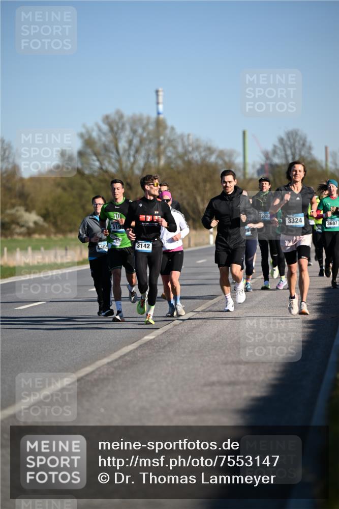 06.04.2025 - 44. Internationalen Wilhelmsburger Insellauf Dr. Thomas Lammeyer http://msf.ph/oto/7553147 06.04.2025 09:27:24 Laufen 4465, 5198, 3142, 1278, 3324, 3687 meine-sportfotos.de