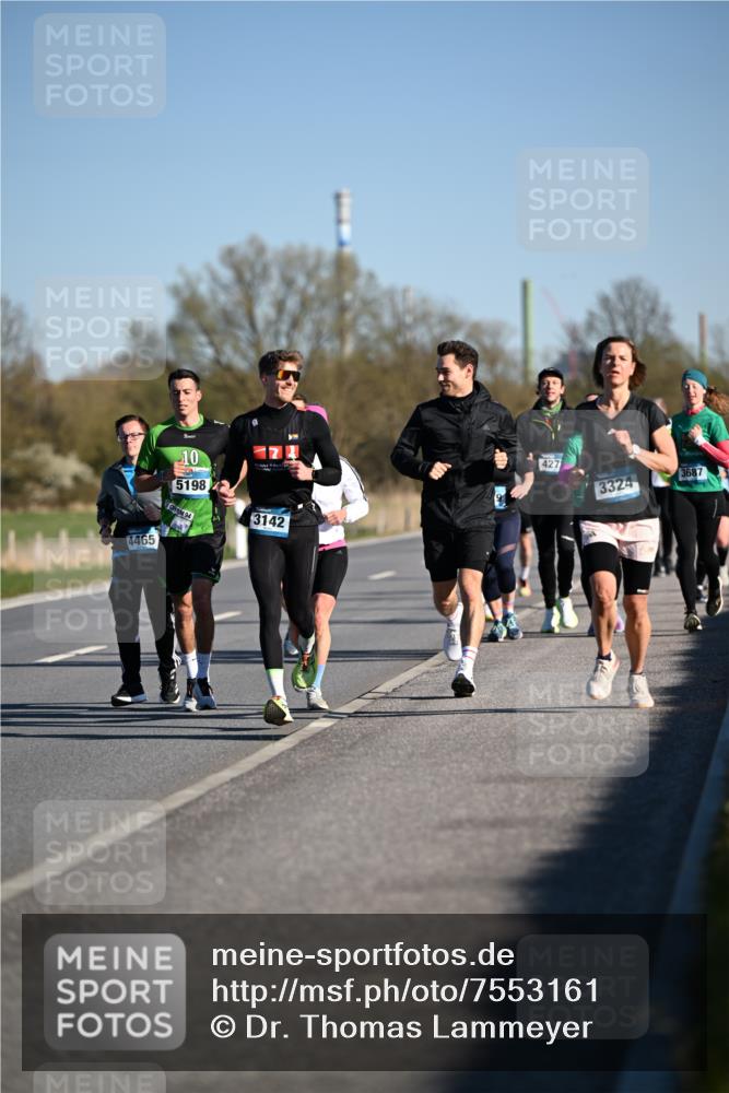 06.04.2025 - 44. Internationalen Wilhelmsburger Insellauf Dr. Thomas Lammeyer http://msf.ph/oto/7553161 06.04.2025 09:27:25 Laufen 4465, 10, 5198, 94, 3142, 427, 3324, 3687 meine-sportfotos.de