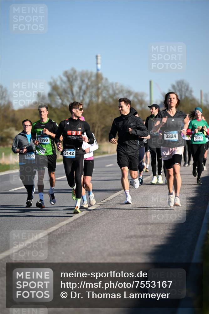 06.04.2025 - 44. Internationalen Wilhelmsburger Insellauf Dr. Thomas Lammeyer http://msf.ph/oto/7553167 06.04.2025 09:27:26 Laufen 4465, 5198, 3142, 3324, 3687 meine-sportfotos.de