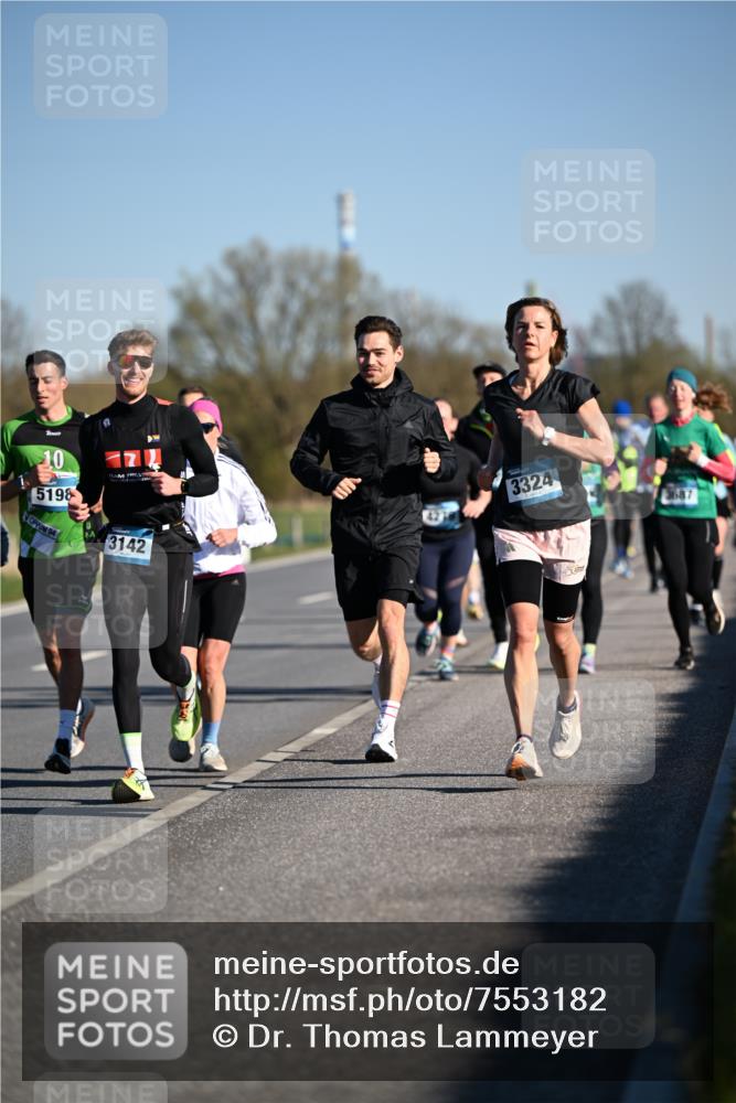 06.04.2025 - 44. Internationalen Wilhelmsburger Insellauf Dr. Thomas Lammeyer http://msf.ph/oto/7553182 06.04.2025 09:27:27 Laufen 10, 5198, 94, 3142, 421, 3324 meine-sportfotos.de