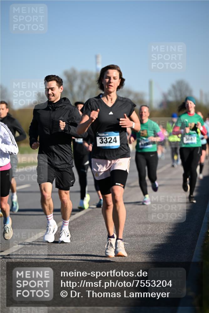 06.04.2025 - 44. Internationalen Wilhelmsburger Insellauf Dr. Thomas Lammeyer http://msf.ph/oto/7553204 06.04.2025 09:27:28 Laufen 3324, 3687 meine-sportfotos.de