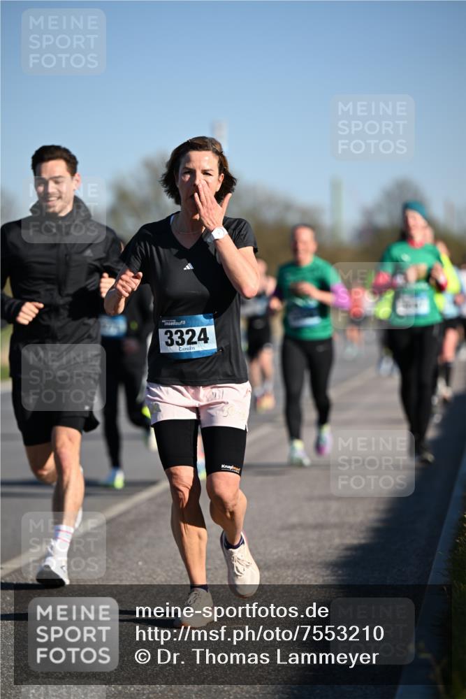 06.04.2025 - 44. Internationalen Wilhelmsburger Insellauf Dr. Thomas Lammeyer http://msf.ph/oto/7553210 06.04.2025 09:27:29 Laufen 3324 meine-sportfotos.de